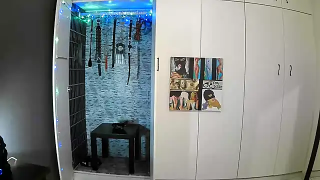 Snapshot of BaDSubMiss chatting on October 11, 2025, 4:24 am BaDSubMiss online show from October 11, 2025, 4:24 am