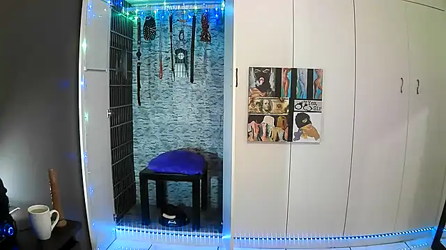 Snapshot of BaDSubMiss chatting on October 29, 2025, 4:22 am BaDSubMiss online show from October 29, 2025, 4:22 am