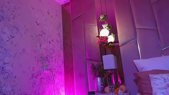 LucyLextonX online show from March 17, 2026, 8:01 pm