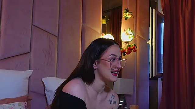 LucyLextonX online show from March 30, 2026, 4:36 am