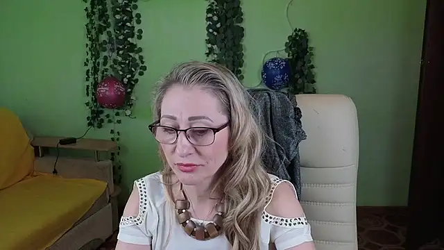 Snapshot of Habibi_Honeyy chatting on September 28, 2025, 11:06 am Habibi Honeyy online show from September 28, 2025, 11:06 am