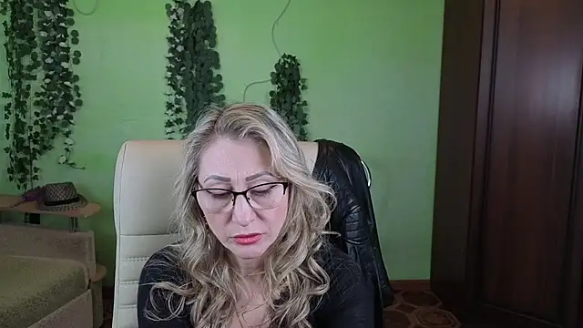 Snapshot of Habibi_Honeyy chatting on January 18, 2026, 11:24 am Habibi Honeyy online show from January 18, 2026, 11:24 am