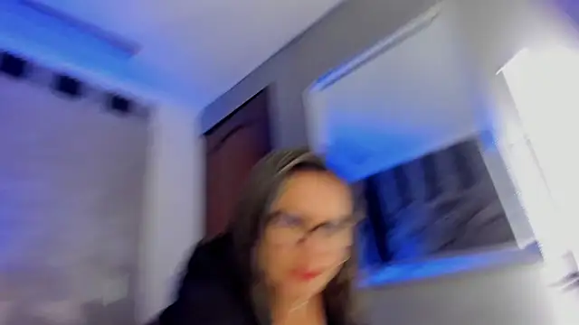 Snapshot of Agatha_Pleasure chatting on October 15, 2025, 2:14 pm Agatha Pleasure online show from October 15, 2025, 2:14 pm