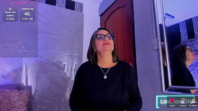 Snapshot of Agatha_Pleasure chatting on October 3, 2025, 11:56 am Agatha Pleasure online show from October 3, 2025, 11:56 am