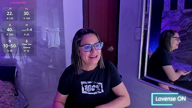 Snapshot of Agatha_Pleasure chatting on September 19, 2025, 11:47 am Agatha Pleasure online show from September 19, 2025, 11:47 am