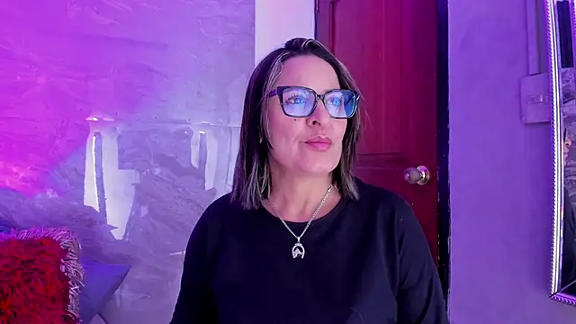 Snapshot of Agatha_Pleasure chatting on September 17, 2025, 12:07 pm Agatha Pleasure online show from September 17, 2025, 12:07 pm