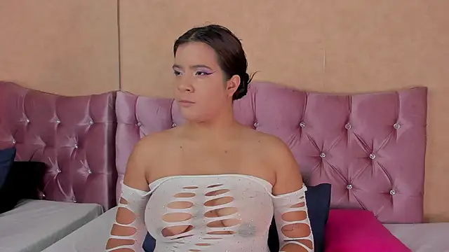 KARINAJTORRES online show from April 1, 2026, 10:50 pm