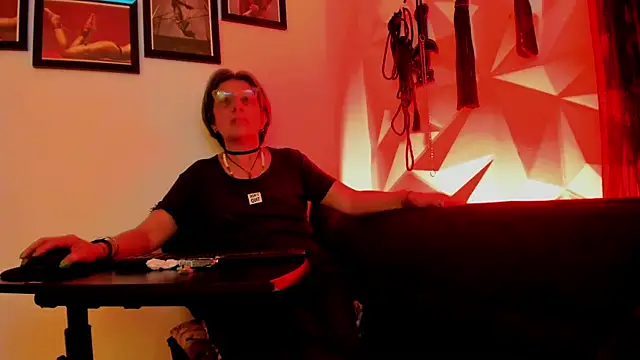 Snapshot of MistressNyx_cg chatting on October 9, 2025, 2:17 pm MistressNyx cg online show from October 9, 2025, 2:17 pm