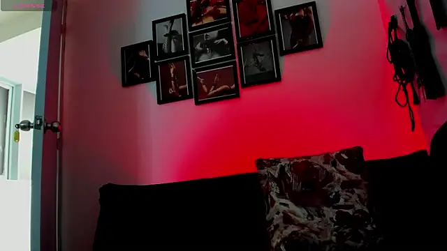 Snapshot of MistressNyx_cg chatting on October 3, 2025, 2:18 pm MistressNyx cg online show from October 3, 2025, 2:18 pm