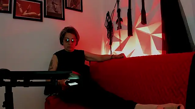 Snapshot of MistressNyx_cg chatting on October 16, 2025, 2:36 pm MistressNyx cg online show from October 16, 2025, 2:36 pm