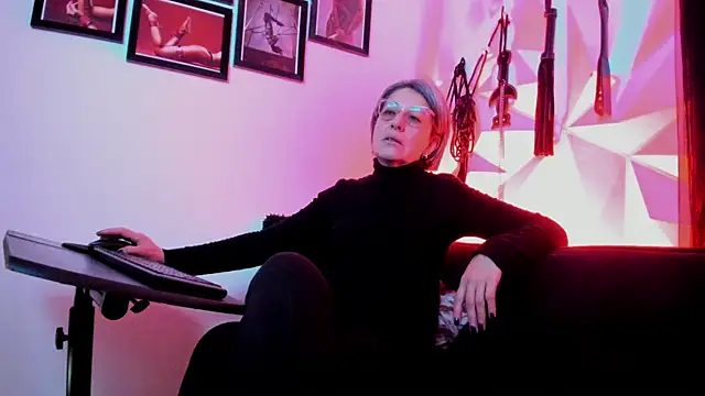 Snapshot of MistressNyx_cg chatting on October 15, 2025, 2:25 pm MistressNyx cg online show from October 15, 2025, 2:25 pm