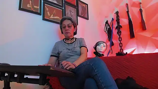 Snapshot of MistressNyx_cg chatting on October 25, 2025, 3:34 pm MistressNyx cg online show from October 25, 2025, 3:34 pm