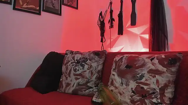 Snapshot of MistressNyx_cg chatting on October 23, 2025, 3:10 pm MistressNyx cg online show from October 23, 2025, 3:10 pm