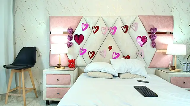 Snapshot of Zoelucas chatting on September 13, 2025, 7:47 pm Zoelucas online show from September 13, 2025, 7:47 pm