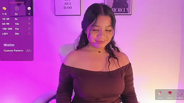 LizzyPonce online show from October 24, 2025, 7:40 am