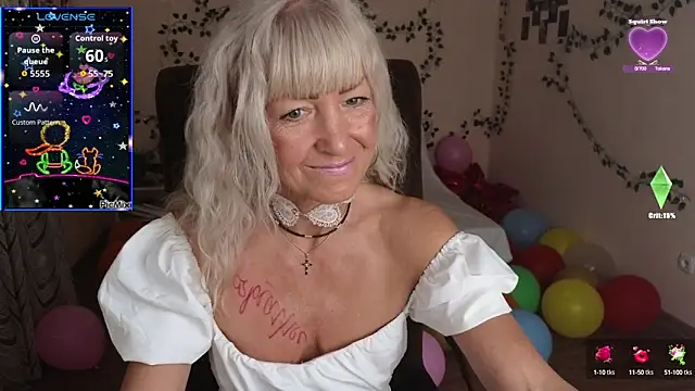 Snapshot of Laura_Gol chatting on October 12, 2025, 8:32 pm Laura Gol online show from October 12, 2025, 8:32 pm