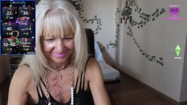 Snapshot of Laura_Gol chatting on September 24, 2025, 4:41 am Laura Gol online show from September 24, 2025, 4:41 am