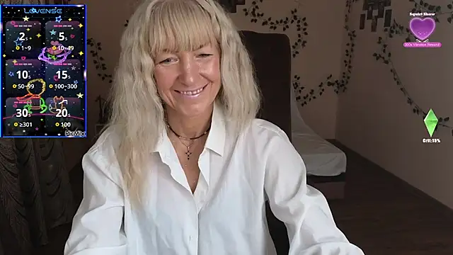 Snapshot of Laura_Gol chatting on October 19, 2025, 9:06 pm Laura Gol online show from October 19, 2025, 9:06 pm