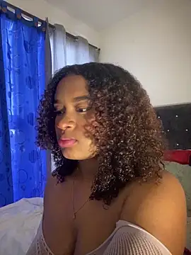 Snapshot of Dyan_adams chatting on September 30, 2025, 9:21 pm Dyan adams online show from September 30, 2025, 9:21 pm