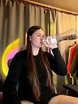 Snapshot of Cuty_Kitty chatting on September 22, 2025, 4:35 pm Cuty Kitty online show from September 22, 2025, 4:35 pm