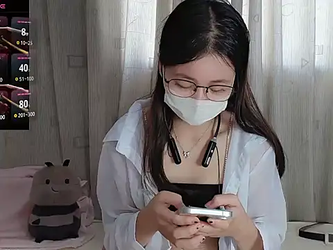 Snapshot of Lele-Baby chatting on October 10, 2025, 12:55 am Lele-Baby online show from October 10, 2025, 12:55 am