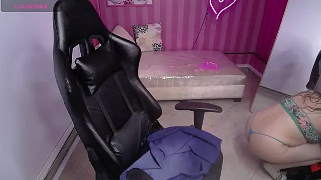 Snapshot of _Evoni_b chatting on September 25, 2025, 7:53 pm Evoni b online show from September 25, 2025, 7:53 pm