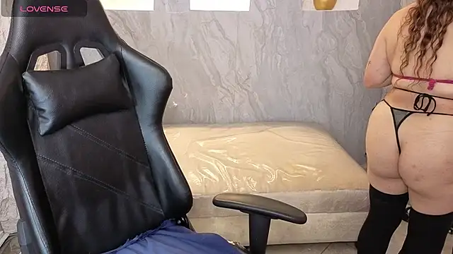 Snapshot of _Evoni_b chatting on October 21, 2025, 7:46 pm Evoni b online show from October 21, 2025, 7:46 pm