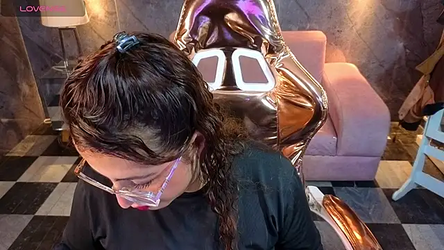 Snapshot of _Evoni_b chatting on October 26, 2025, 7:47 pm Evoni b online show from October 26, 2025, 7:47 pm