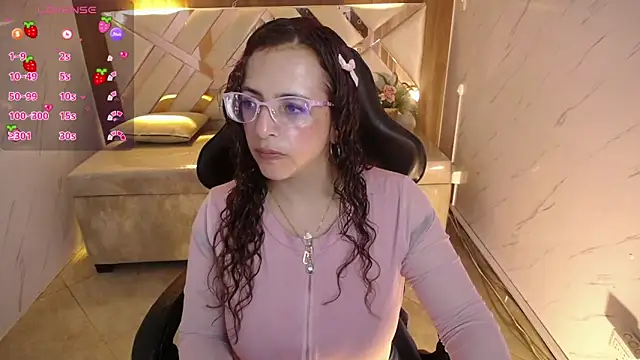 Snapshot of _Evoni_b chatting on October 1, 2025, 7:40 pm Evoni b online show from October 1, 2025, 7:40 pm