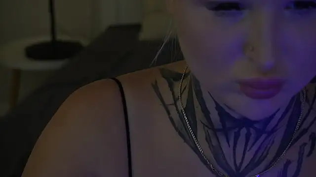 Snapshot of IvyLaurent chatting on September 21, 2025, 12:10 pm IvyLaurent online show from September 21, 2025, 12:10 pm