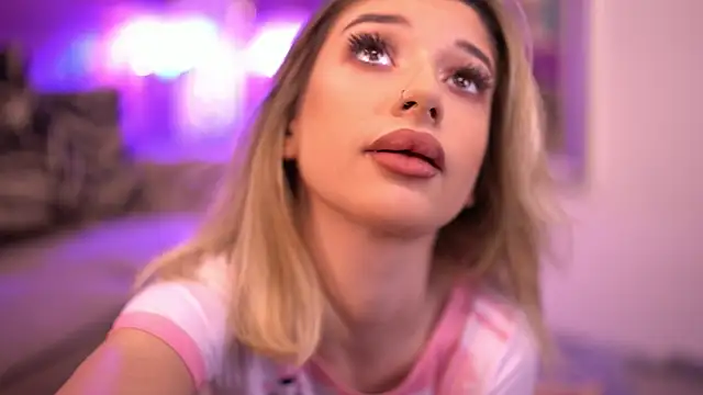 OdetteMason online show from September 25, 2025, 5:02 am