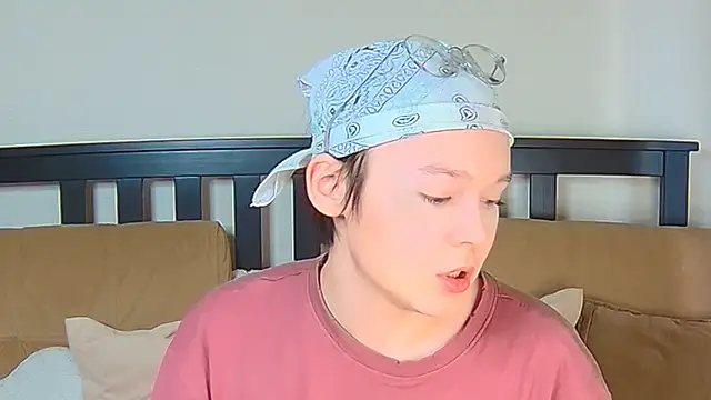 Snapshot of Derek_Carter chatting on October 17, 2025, 1:02 pm Derek Carter online show from October 17, 2025, 1:02 pm