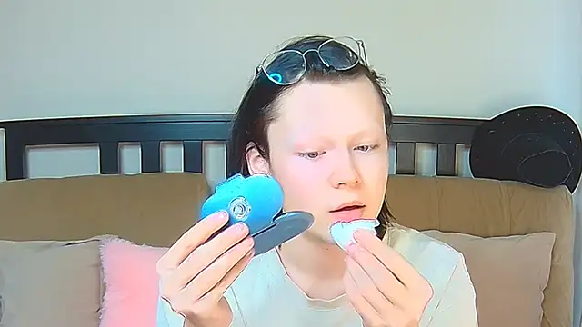 Derek Carter online show from April 14, 2026, 1:05 pm