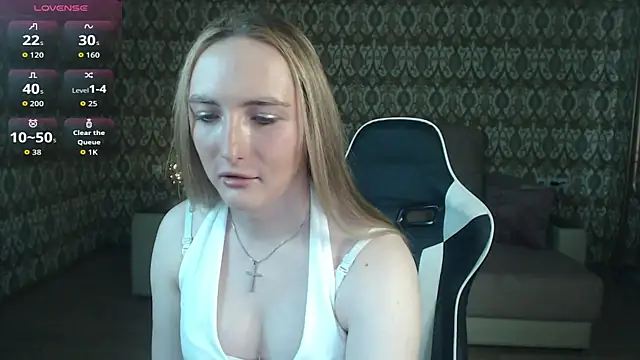 Snapshot of Vi_Luxy chatting on April 26, 2026, 1:47 am Vi Luxy online show from April 26, 2026, 1:47 am
