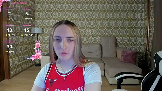 Snapshot of Vi_Luxy chatting on May 15, 2026, 1:14 am Vi Luxy online show from May 15, 2026, 1:14 am