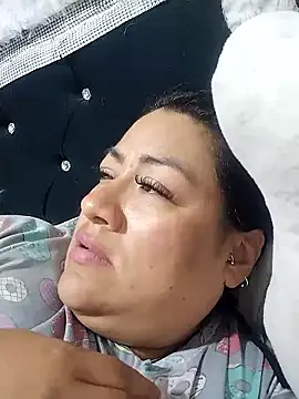 Clunita online show from January 9, 2026, 1:23 am