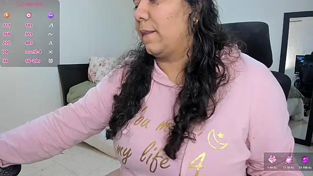Snapshot of MariamCastiblanco chatting on June 13, 2026, 10:29 pm MariamCastiblanco online show from June 13, 2026, 10:29 pm