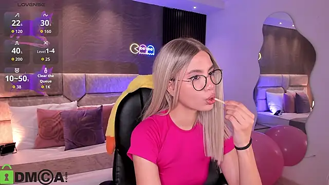 Arinextdoor online show from October 7, 2025, 10:00 pm