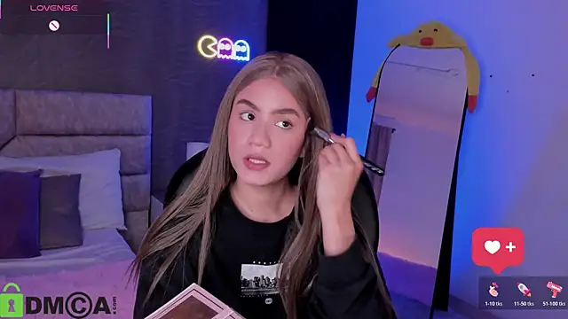 Snapshot of Arinextdoor chatting on January 19, 2026, 2:15 am Arinextdoor online show from January 19, 2026, 2:15 am