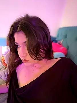 Snapshot of ScarletBloom_ chatting on October 21, 2025, 12:37 pm ScarletBloom online show from October 21, 2025, 12:37 pm