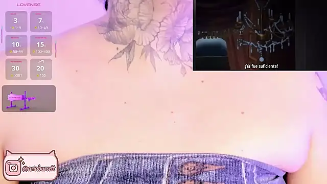 AriaBursett online show from October 30, 2025, 5:32 pm