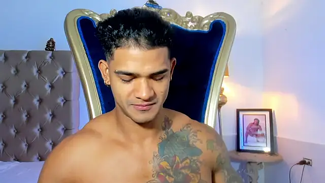 antonio  444 online show from October 20, 2025, 12:17 pm