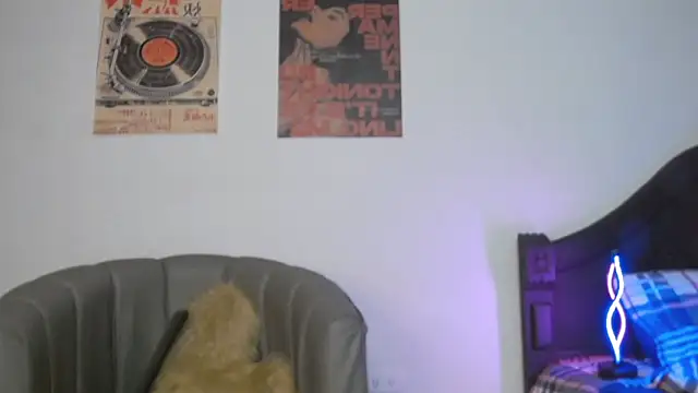 CoralieBronson online show from February 26, 2026, 1:27 am