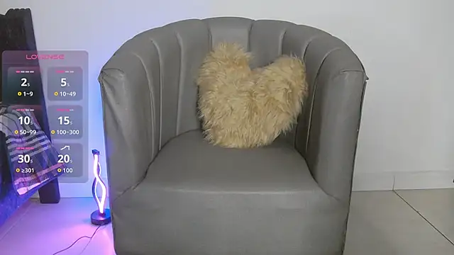 CoralieBronson online show from February 19, 2026, 1:13 am