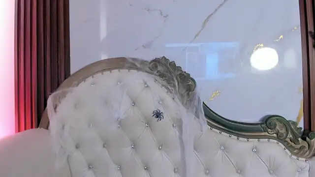 Snapshot of CoralieBronson chatting on October 25, 2025, 8:42 pm CoralieBronson online show from October 25, 2025, 8:42 pm