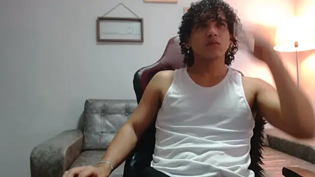 Snapshot of Xfire_boy69 chatting on October 11, 2025, 1:56 pm Xfire boy69 online show from October 11, 2025, 1:56 pm