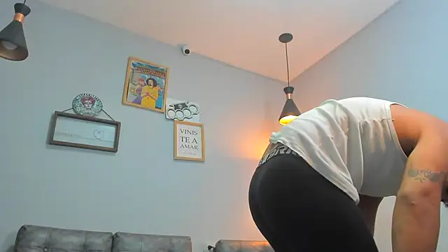 Xfire boy69 online show from December 5, 2025, 3:32 pm