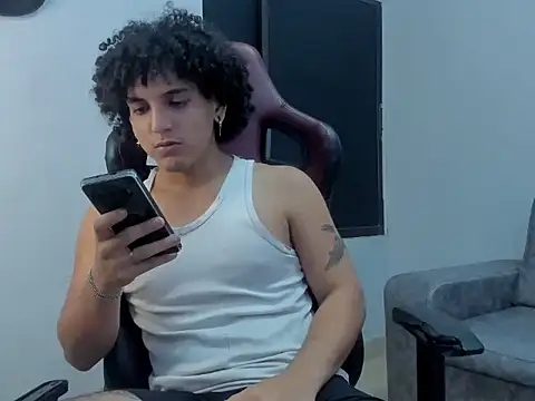 Snapshot of Xfire_boy69 chatting on October 1, 2025, 3:33 am Xfire boy69 online show from October 1, 2025, 3:33 am