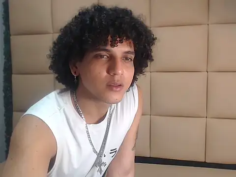 Snapshot of Xfire_boy69 chatting on October 6, 2025, 3:02 pm Xfire boy69 online show from October 6, 2025, 3:02 pm