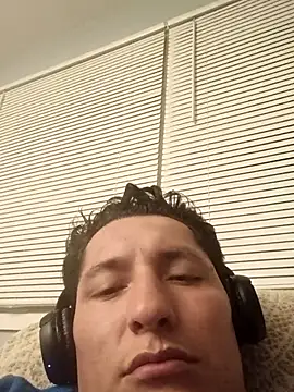 Snapshot of Zetaloco26 chatting on October 10, 2025, 7:20 am Zetaloco26 online show from October 10, 2025, 7:20 am